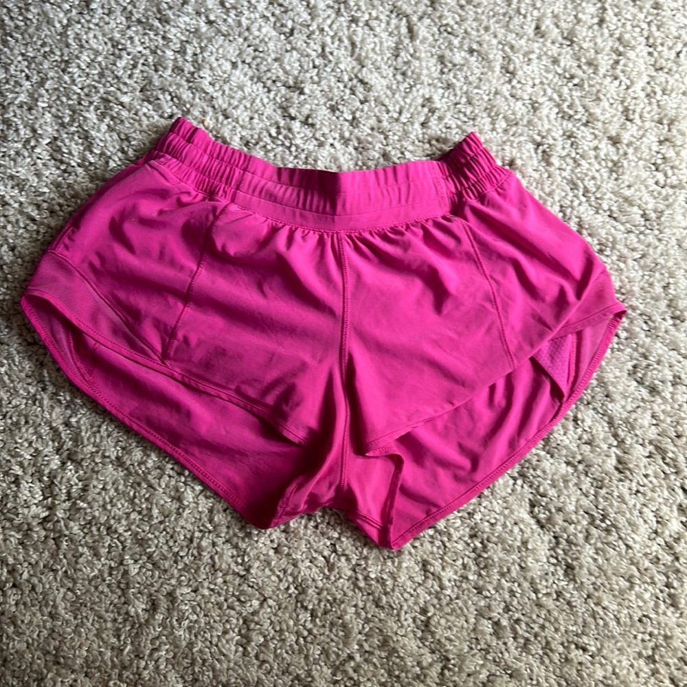Lululemon sonic pink hottie hots 2.5”